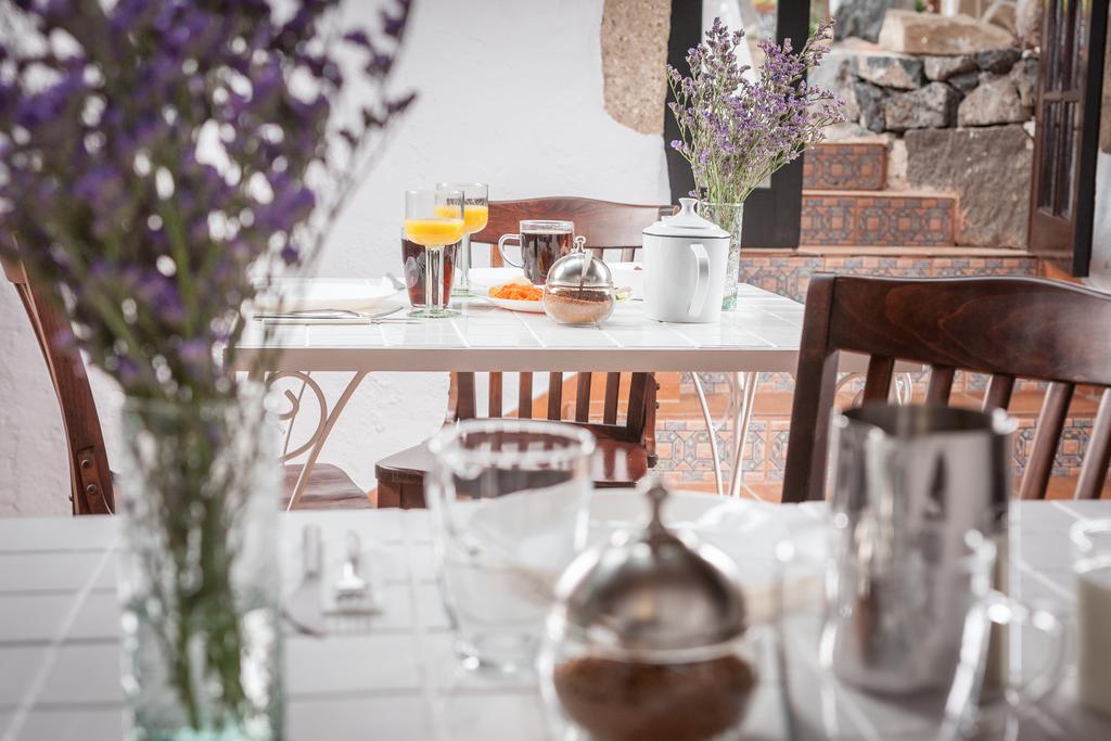 Ecoverode Hotel Emblematico Vegetariano Vegano Arona  Ngoại thất bức ảnh