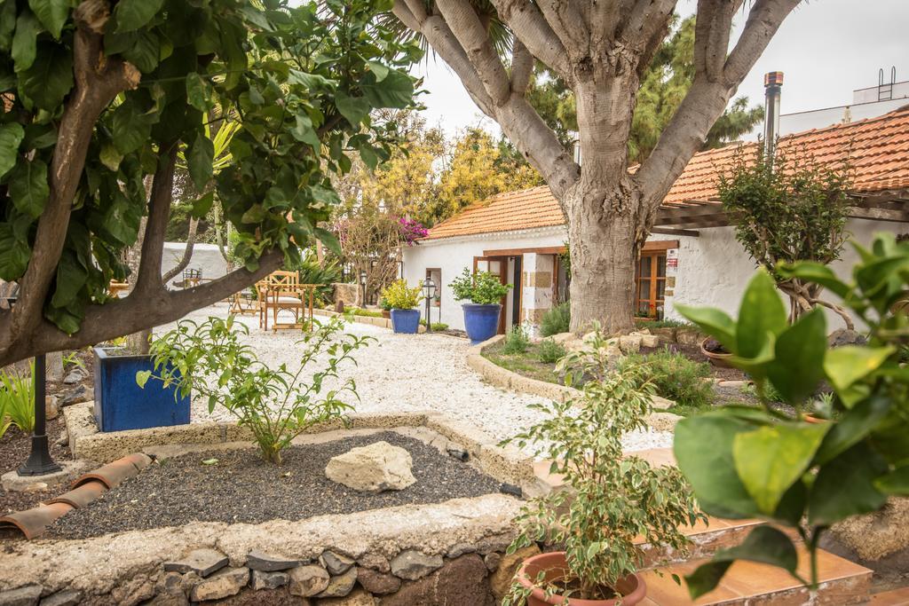 Ecoverode Hotel Emblematico Vegetariano Vegano Arona  Ngoại thất bức ảnh
